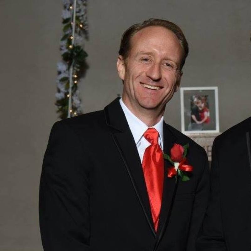 Date this georgeous United States man Aaron from Des Moines US19647