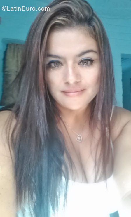 Date this attractive Colombia girl Elena from Medellin CO24613