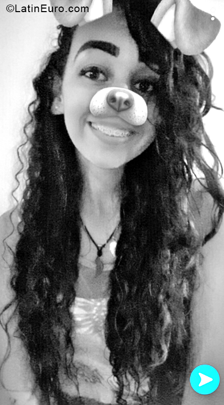 Date this happy Brazil girl Brenda from Cuiaba BR10723