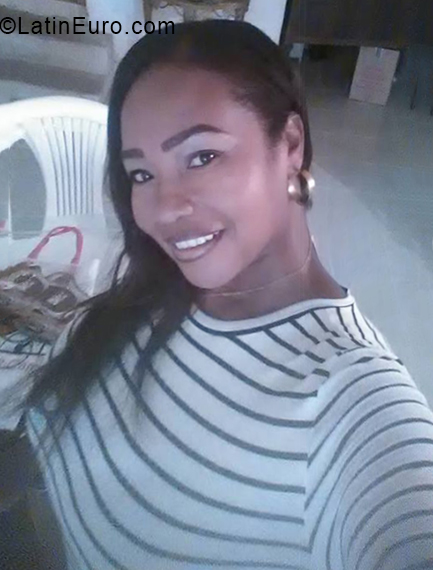 Date this sultry Colombia girl Maria from Tumaco CO24653