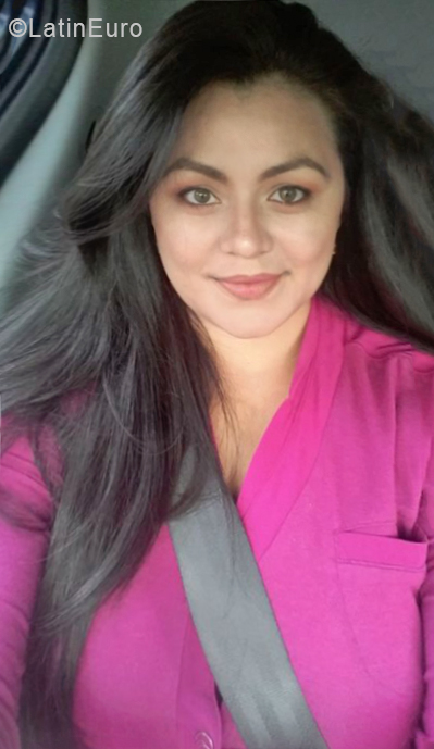 Date this lovely Venezuela girl LAURA from San Cristobal VE2024