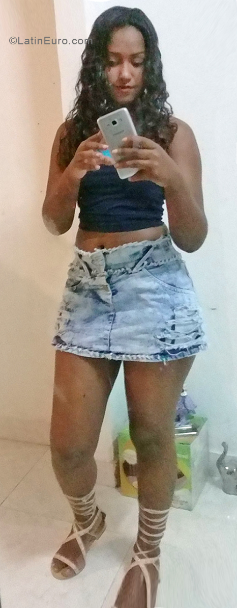 Date this attractive Colombia girl Jessica from Cali CO31222