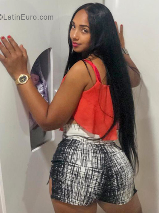 Date this tall Dominican Republic girl Deyaniry from Santiago DO33565