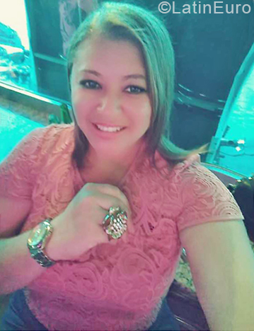 Date this voluptuous Dominican Republic girl Loreley from Valverde DO33575