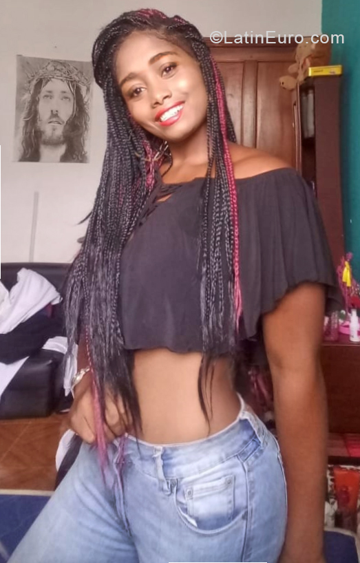 Date this happy Colombia girl Pilie from Pasto CO27589