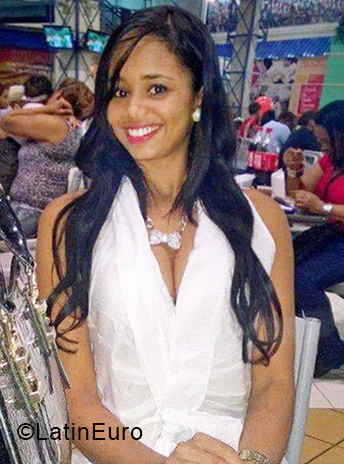 Date this attractive Dominican Republic girl Mercedes from Santo Domingo DO33737