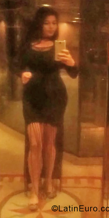 Date this attractive Colombia girl Paquri from Medellin CO24669