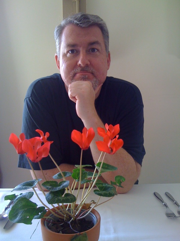 Date this georgeous Spain man Frank from Madrid ES447