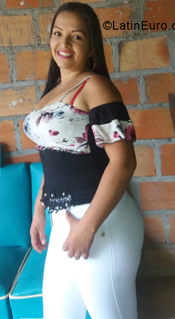 Date this pretty Colombia girl Miriam from Acevedo CO24689