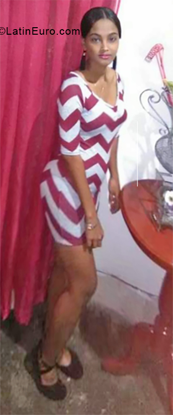Date this hot Dominican Republic girl Alexandra from Hato Mayor Del Rey DO33635