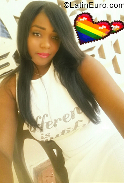 Date this hard body Dominican Republic girl Ana from Santo Domingo DO33709