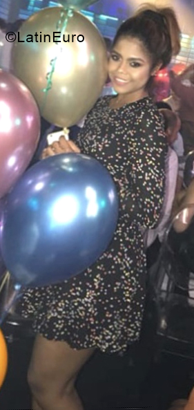 Date this voluptuous Dominican Republic girl Yicauri from Santo Domingo DO33718