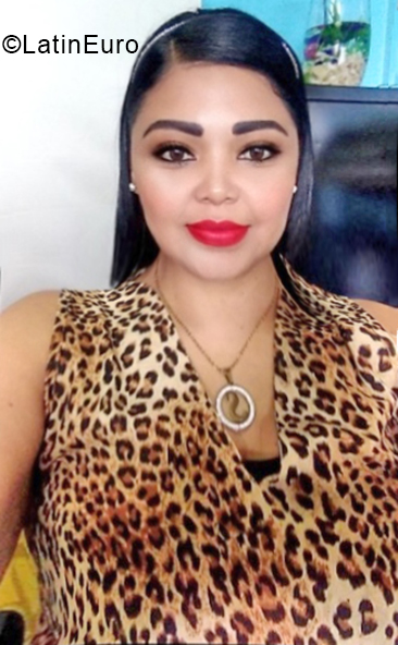 Date this tall Honduras girl Karina from Tegucigalpa HN2659