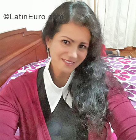 Date this foxy Colombia girl Mercy from Popayan CO24765