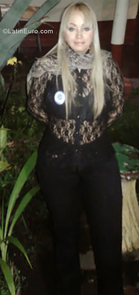 Date this hard body Colombia girl Mara from Cali CO24787