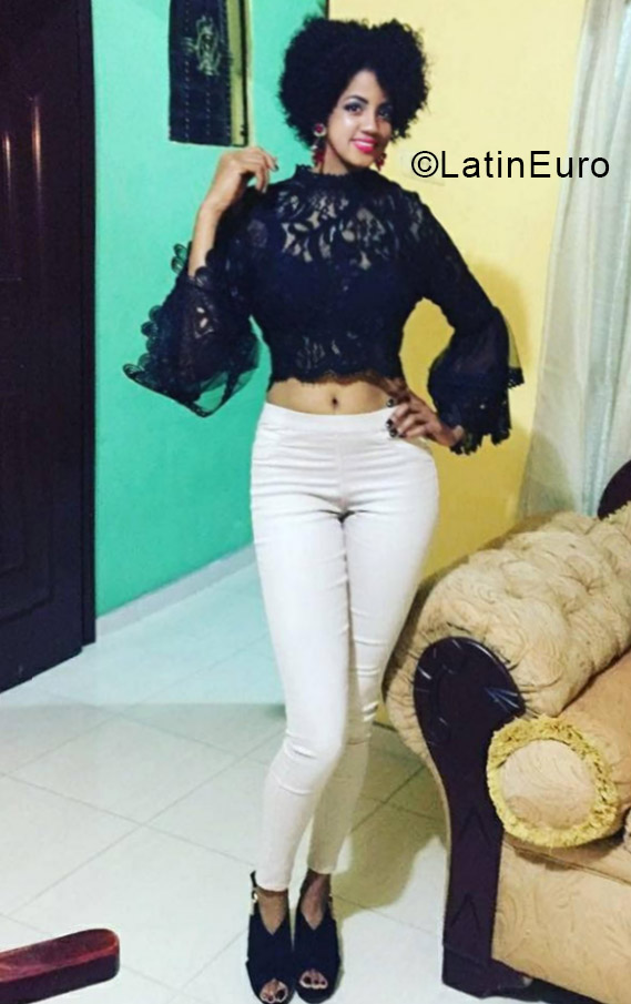 Date this voluptuous Dominican Republic girl Norisil from Nagua DO33841