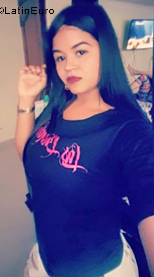 Date this delightful Dominican Republic girl Emeli from Santo Domingo DO33874