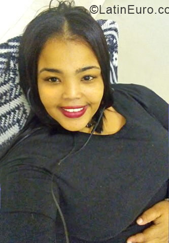 Date this funny Dominican Republic girl Elizabeth from Santo Domingo DO33889