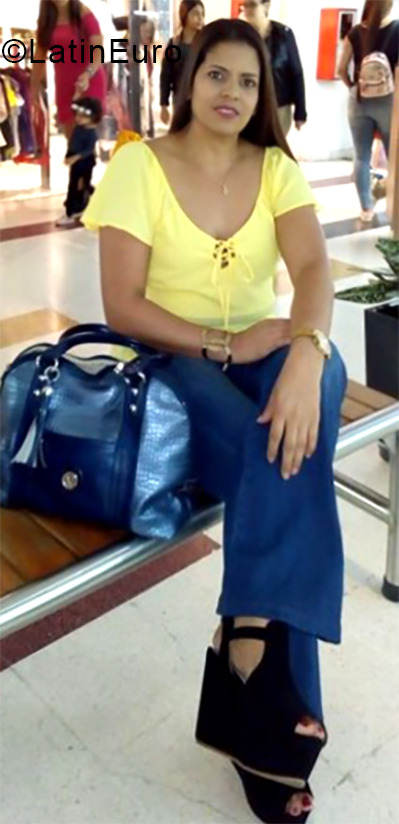 Date this sultry Colombia girl Gloria from Medellin CO24817