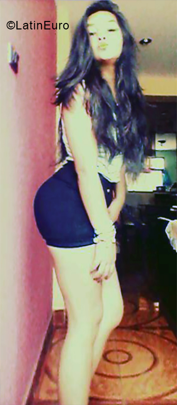 Date this foxy Peru girl Anghela from Lima PE1340