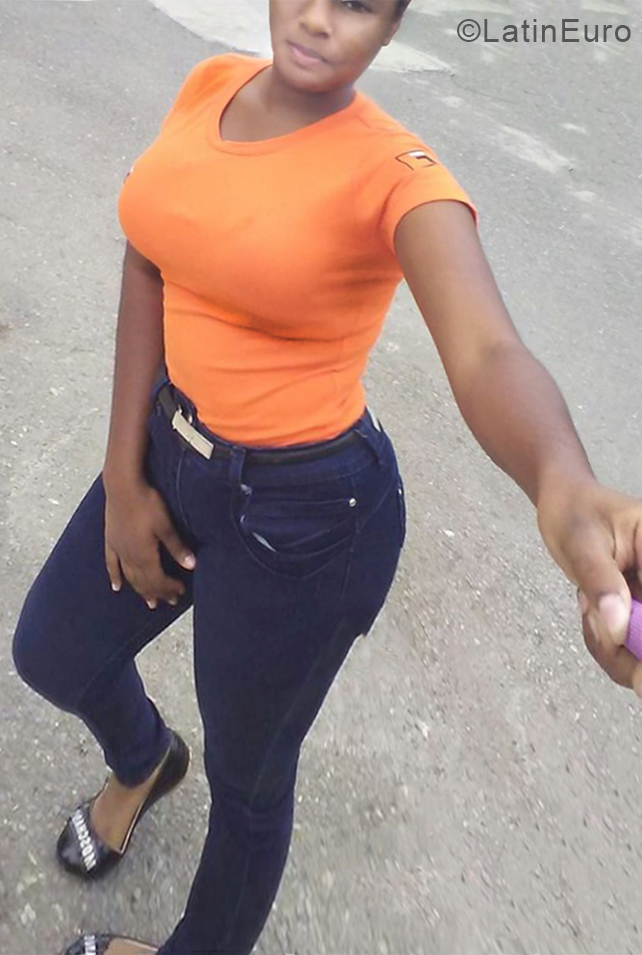 Date this beautiful Dominican Republic girl Maria from Santo Domingo DO33924