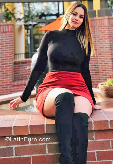 Date this pretty Honduras girl Silvia from Tegucigalpa HN2600