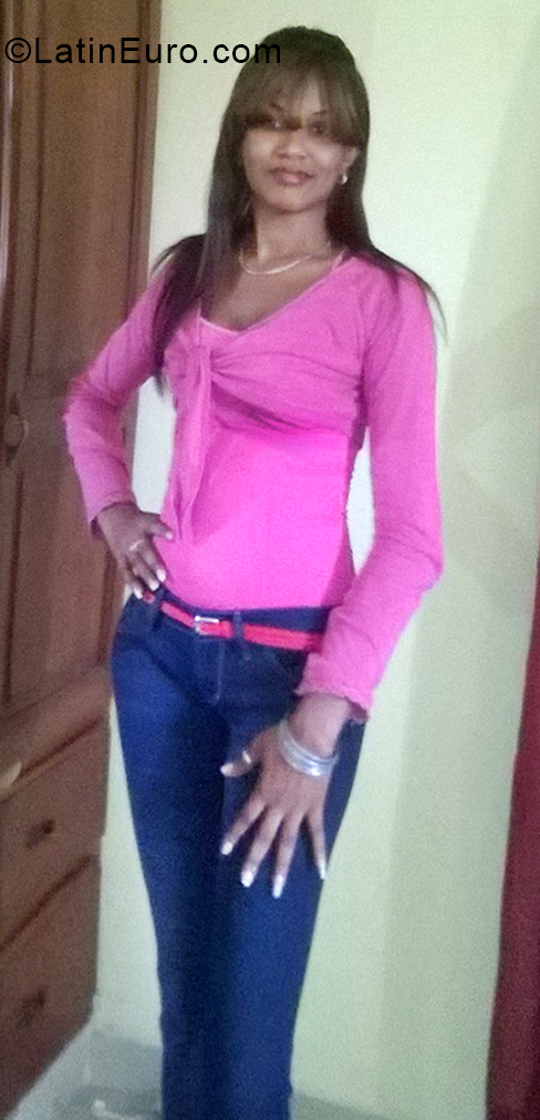 Date this young Dominican Republic girl Lisbet from Santo Domingo DO33955