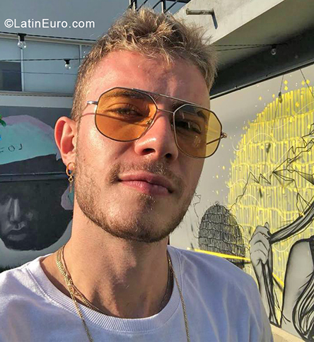 Date this hot Brazil man Bruno from São Paulo BR10765