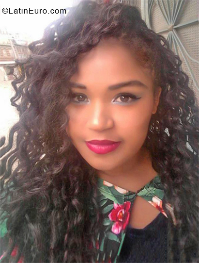 Date this good-looking Colombia girl Yensy martinez from Bogota CO24879