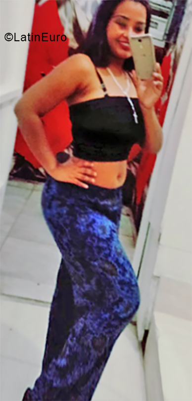 Date this delightful Dominican Republic girl Carolina from Santo Domingo DO34013