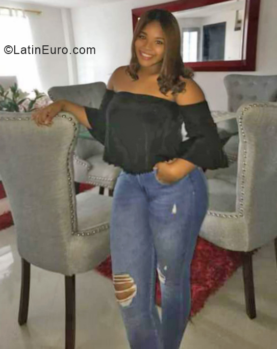Date this attractive Colombia girl Katherine from Cali CO24960