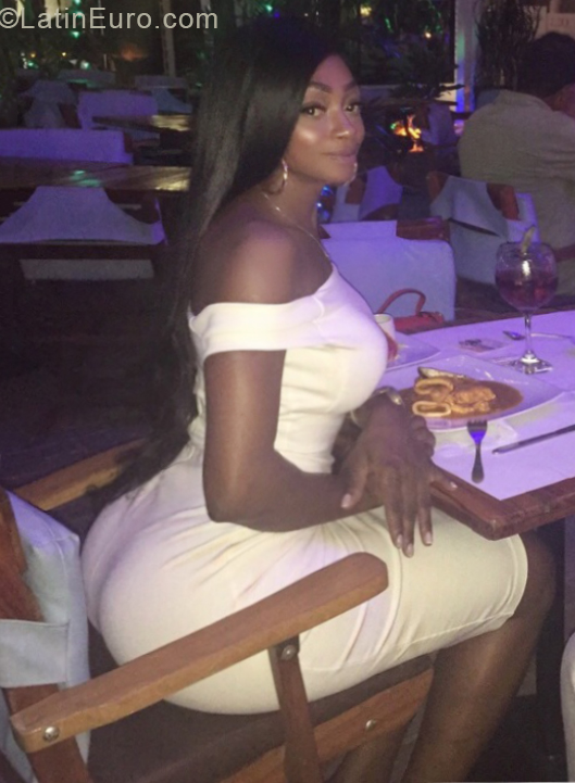 Date this gorgeous Colombia girl Aidia from Cali CO26751