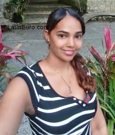 Date this passionate Dominican Republic girl Yuli from Samana DO34139