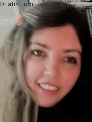 Date this tall Venezuela girl Iris from Caracas VE2211