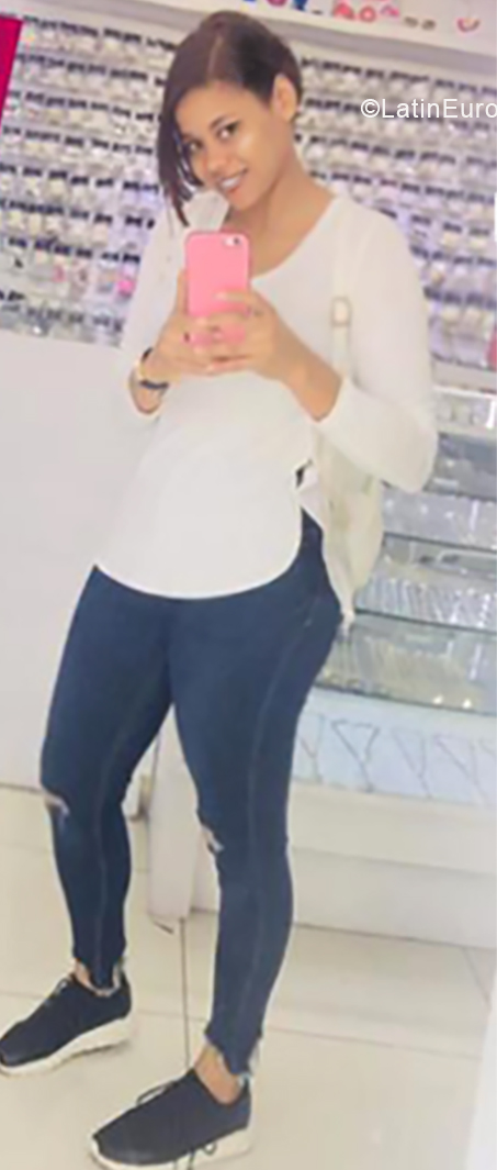 Date this voluptuous Dominican Republic man Monse from santo domingo DO34276
