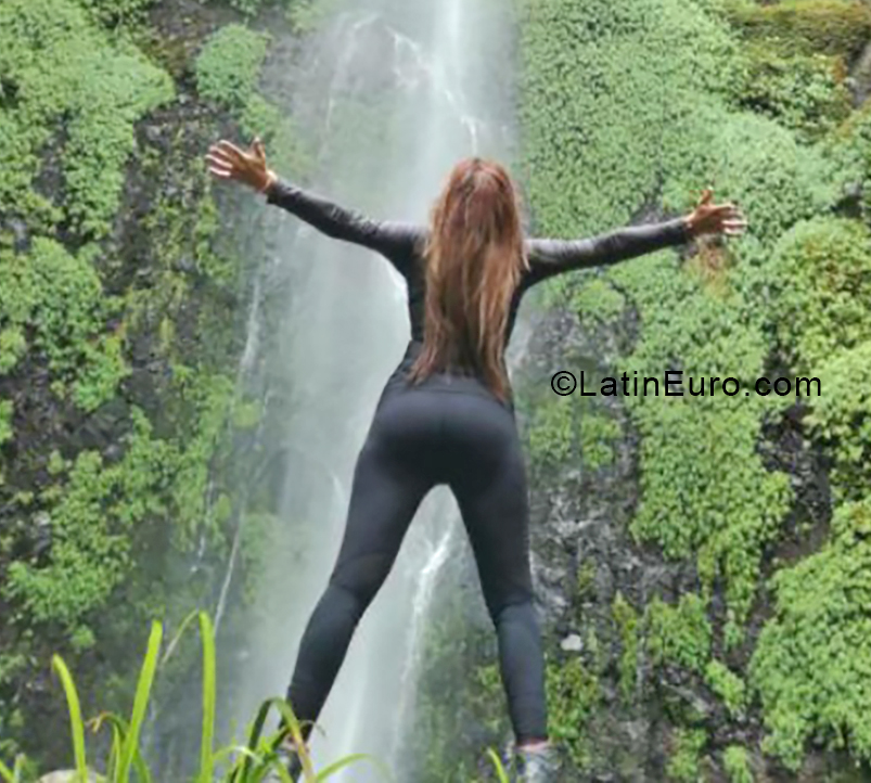 Date this pretty Colombia girl Luna from Cali CO25085