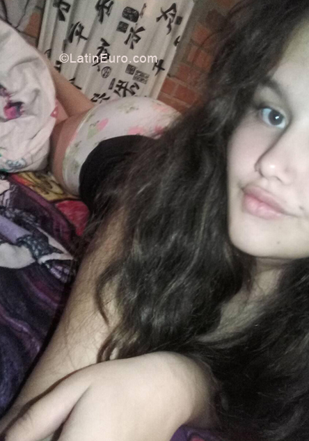 Date this voluptuous Colombia girl Alyn from Medellin CO25105