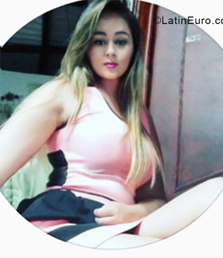 Date this happy Colombia girl Sofia from Bogota CO25115