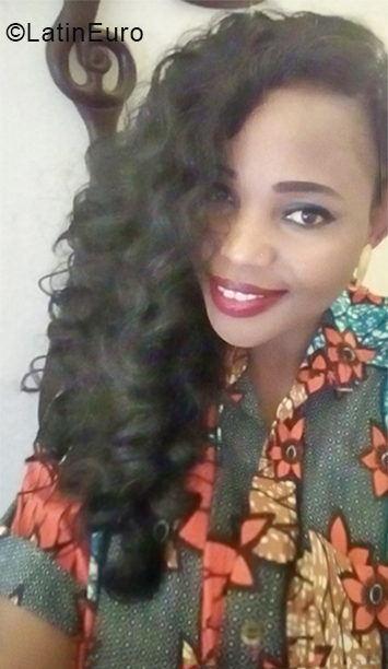 Date this athletic France girl Zayana from Vous pouvez continuer sans région FR300