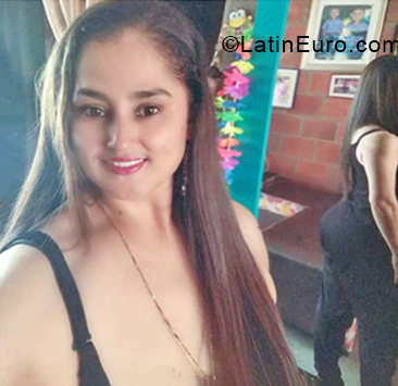 Date this hard body Dominican Republic girl Angela from Cali DO34365