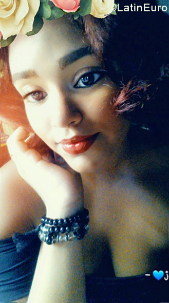 Date this sultry Dominican Republic girl Jatna from Santo Domingo DO34384