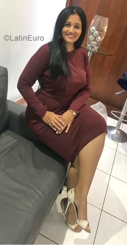 Date this beautiful Dominican Republic girl Tamara from Santo Domingo DO34560