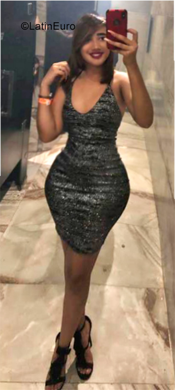 Date this gorgeous Dominican Republic girl Celina from Santo Domingo DO34564