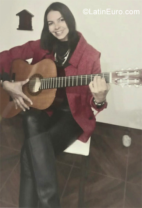 Date this athletic Colombia girl Cecilia from Bogota CO25274