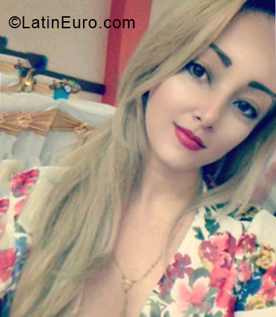 Date this pretty Ecuador girl Alexa from Esmeraldas EC322