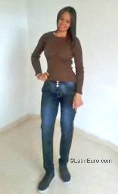 Date this lovely Colombia girl Alejandra from Bogota CO25302