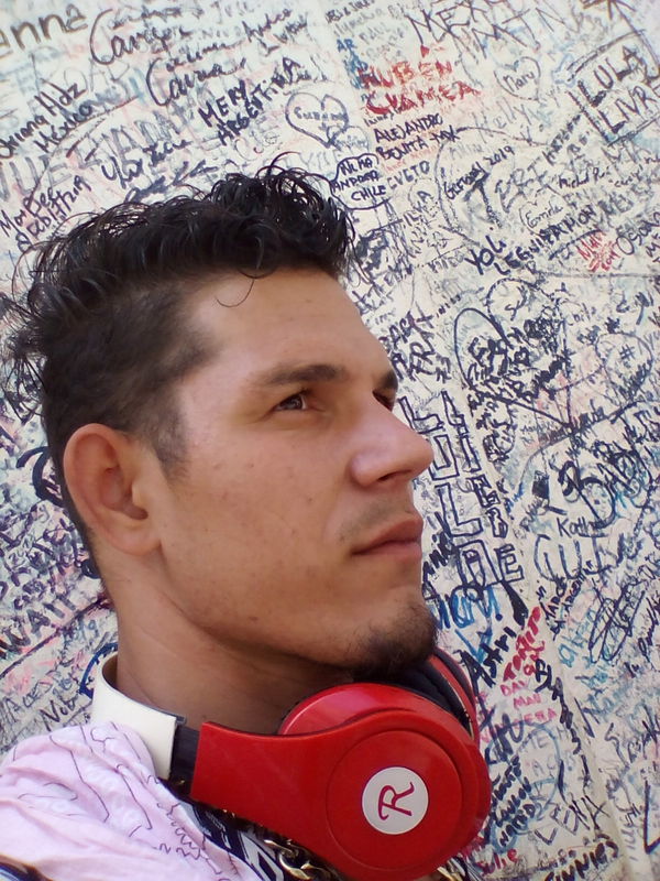 Date this attractive Cuba man Leoxander from Habana CU518