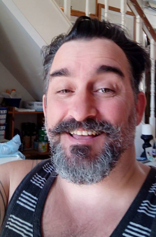 Date this foxy United Kingdom man Bojski from Cardiff GB988