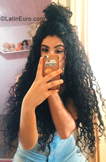 Date this athletic Colombia girl Bellacasas from cali CO25391