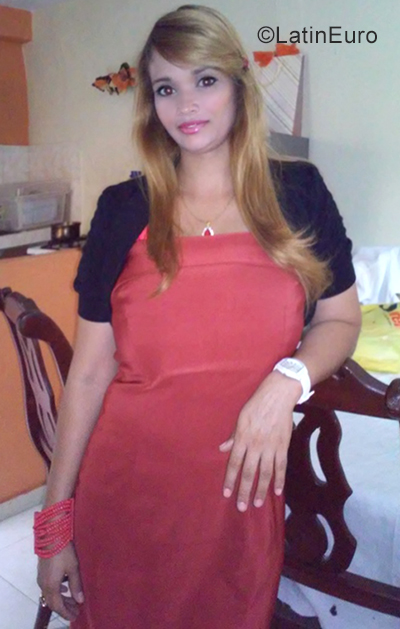 Date this pretty Dominican Republic girl Deruy from Santo Domingo Este DO34876
